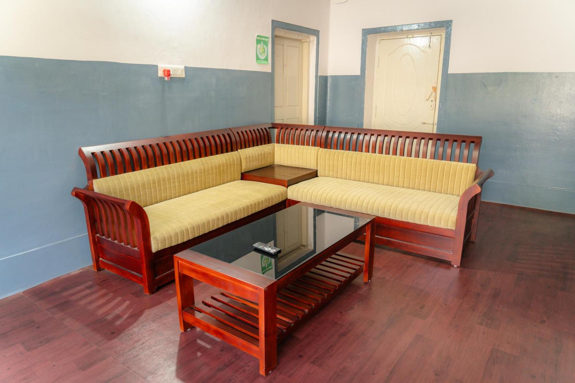Hostel Leo Vishroam Mysore Exterior foto